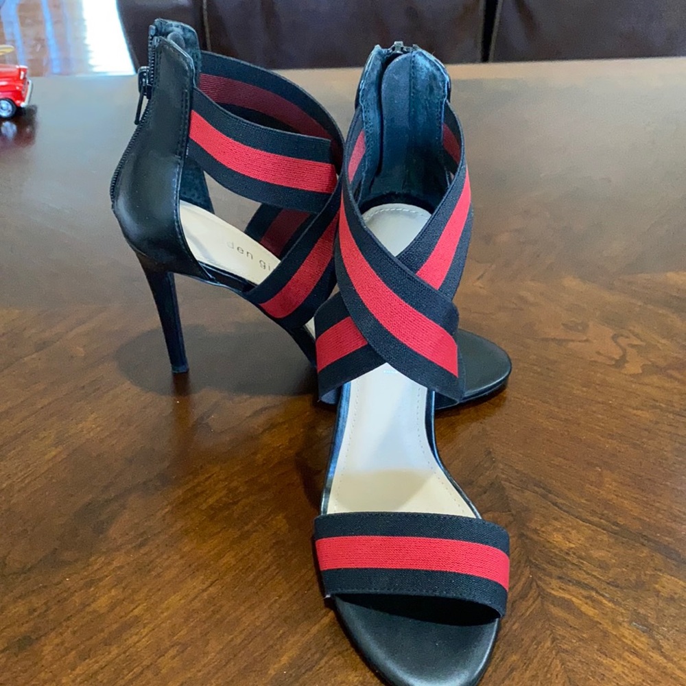 Brand new madden girl red and black size 7 1/2 I do not have the box or tags